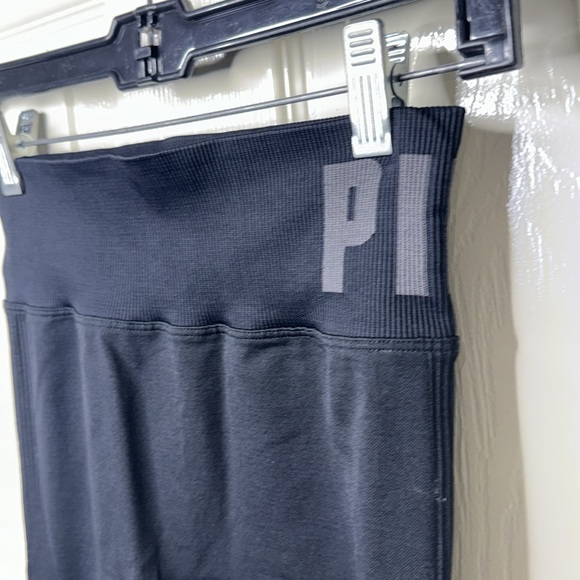 Like New PINK from Victoria’s Secret Leggings - Picture 2 of 4